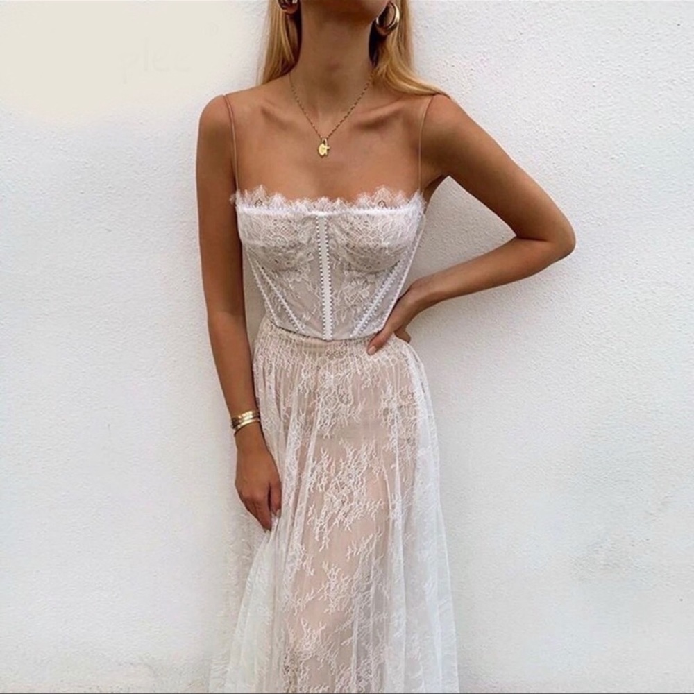 Embroidered Lace Maxi Dress - Picture 3 of 12